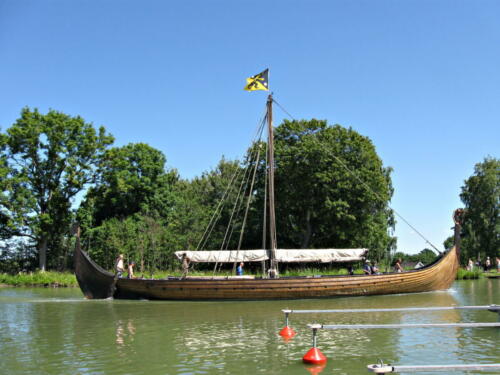 Götakanal, ein Langschiff